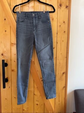 Abercrombie & Fitch Women's Gray Skinny Jeans